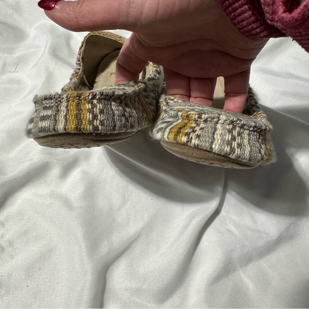 Sanuk Elle V. Eight Moccasin Flats Size 6 - Picture 7 of 9